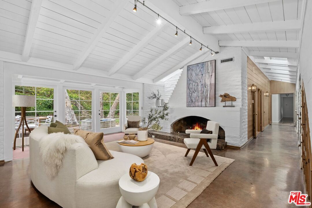 1818 Old Ranch Rd  Los Angeles CA 90049 photo