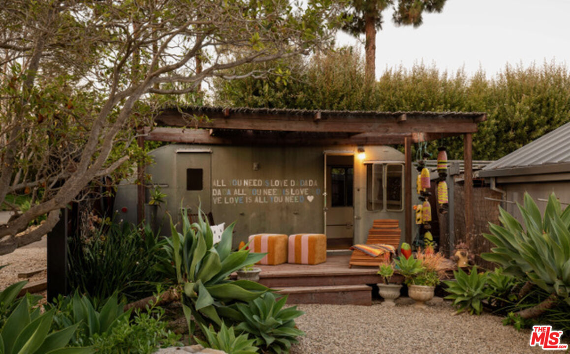Property Photo:  28036 Sea Lane Dr  CA 90265 