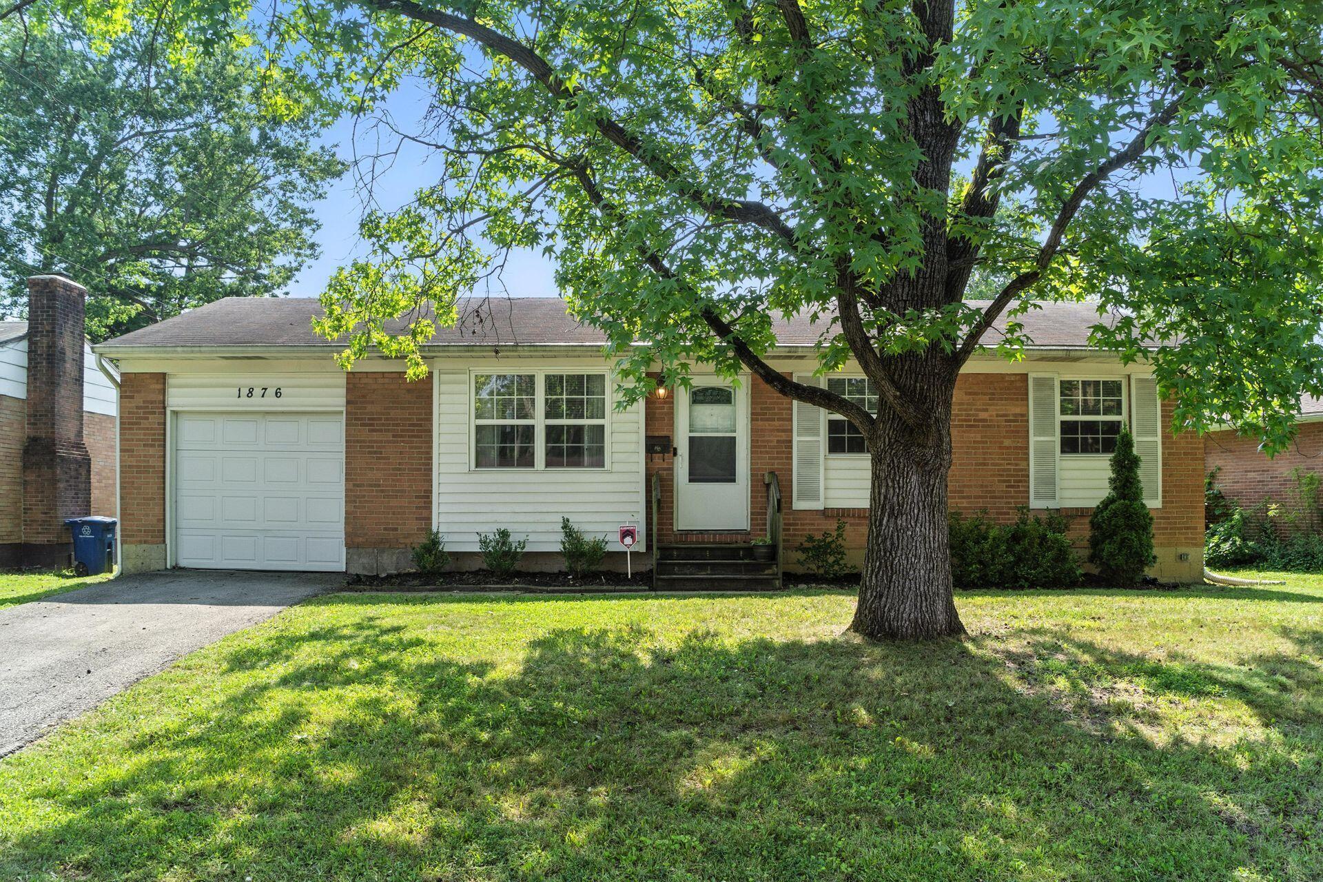 Property Photo: 1876 Lonsdale Road OH 43232