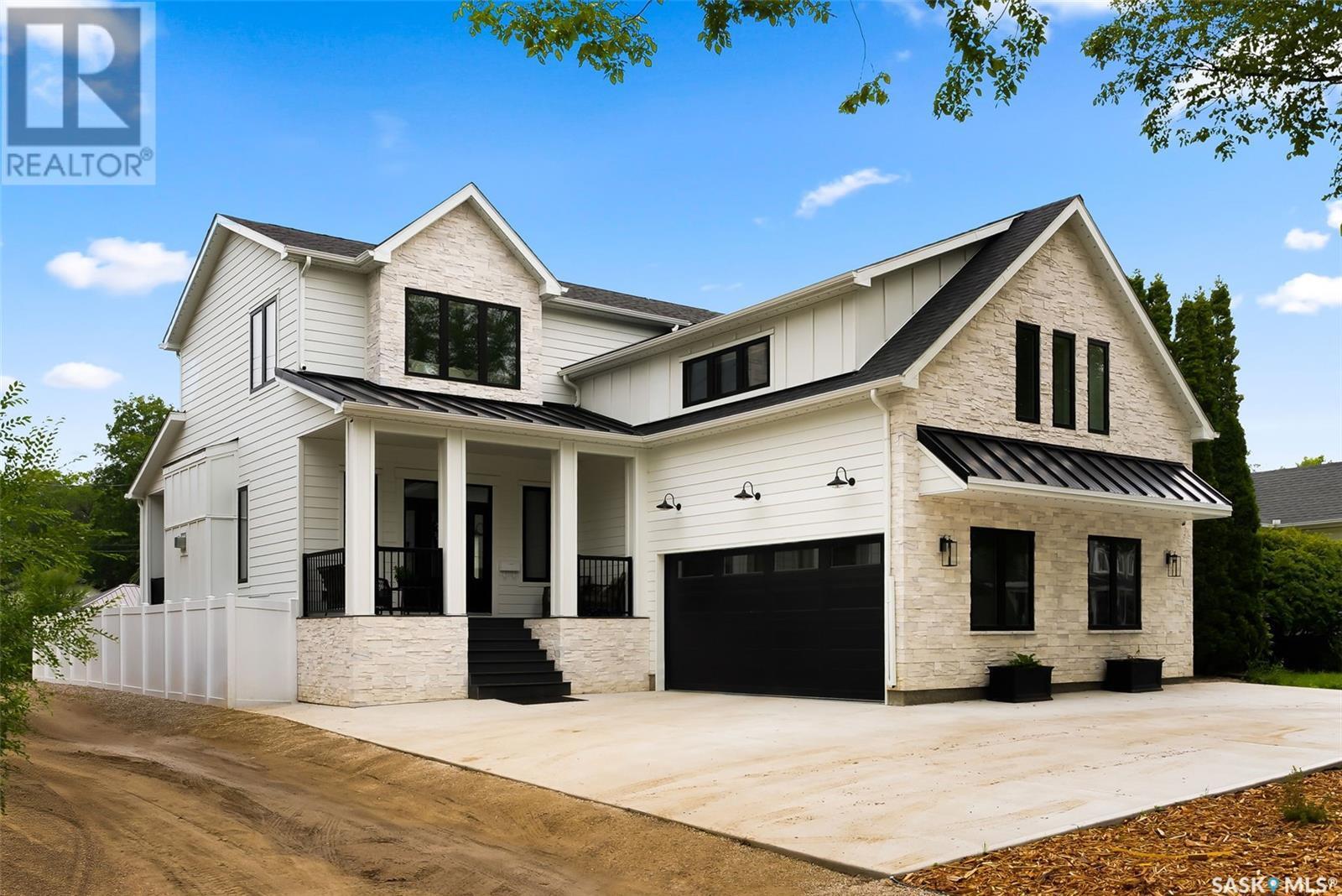 Property Photo: 2829 Garnet Street SK S4S 1X1