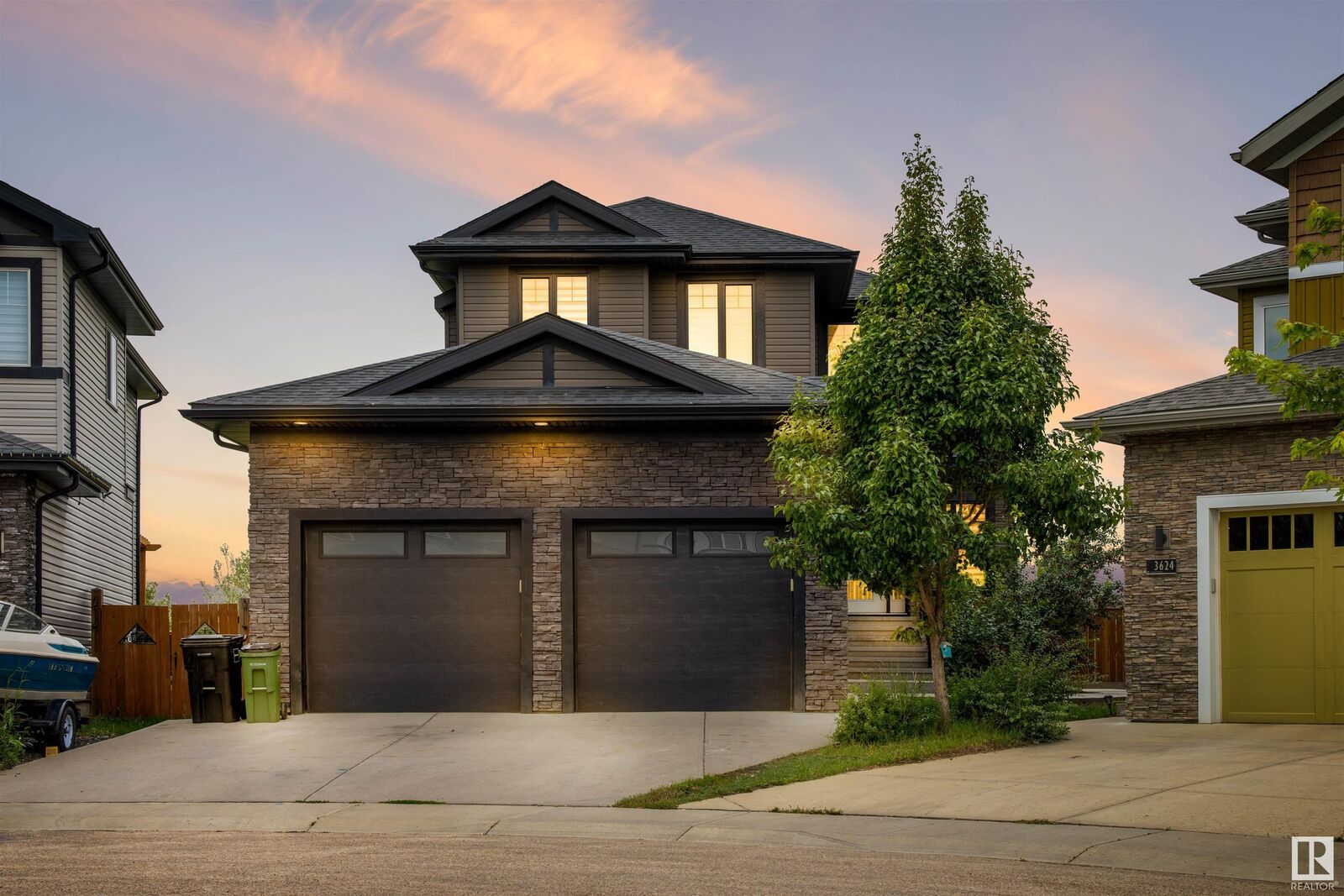 Property Photo:  3626 Claxton Place SW  AB T6W 2K8 