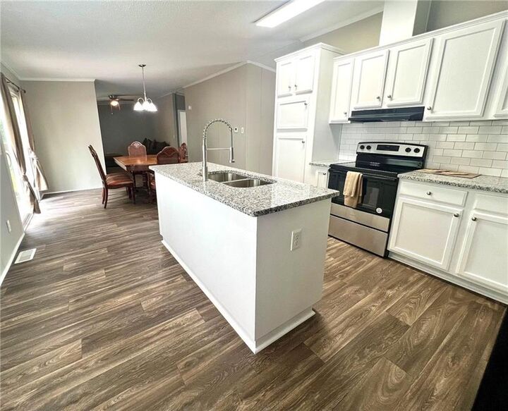 Property Photo:  325 Washington Drive  GA 30601 