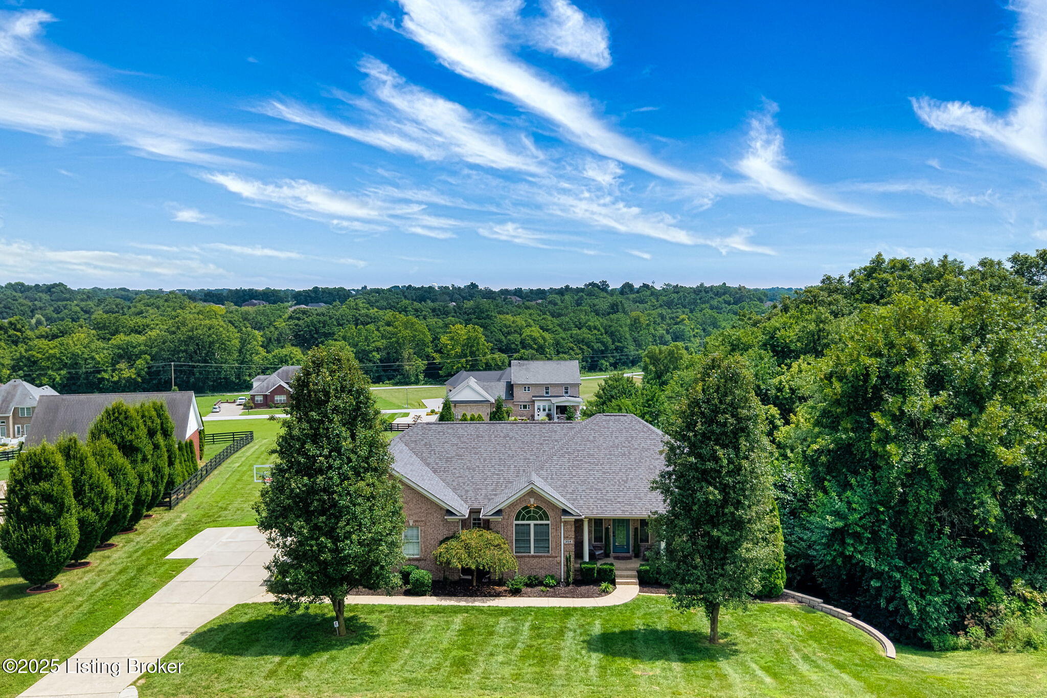 Property Photo:  354 Peach Orchard Cir  KY 40023 