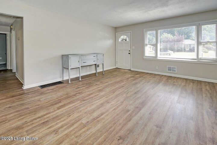 Property Photo:  2822 Esther Blvd  KY 40220 