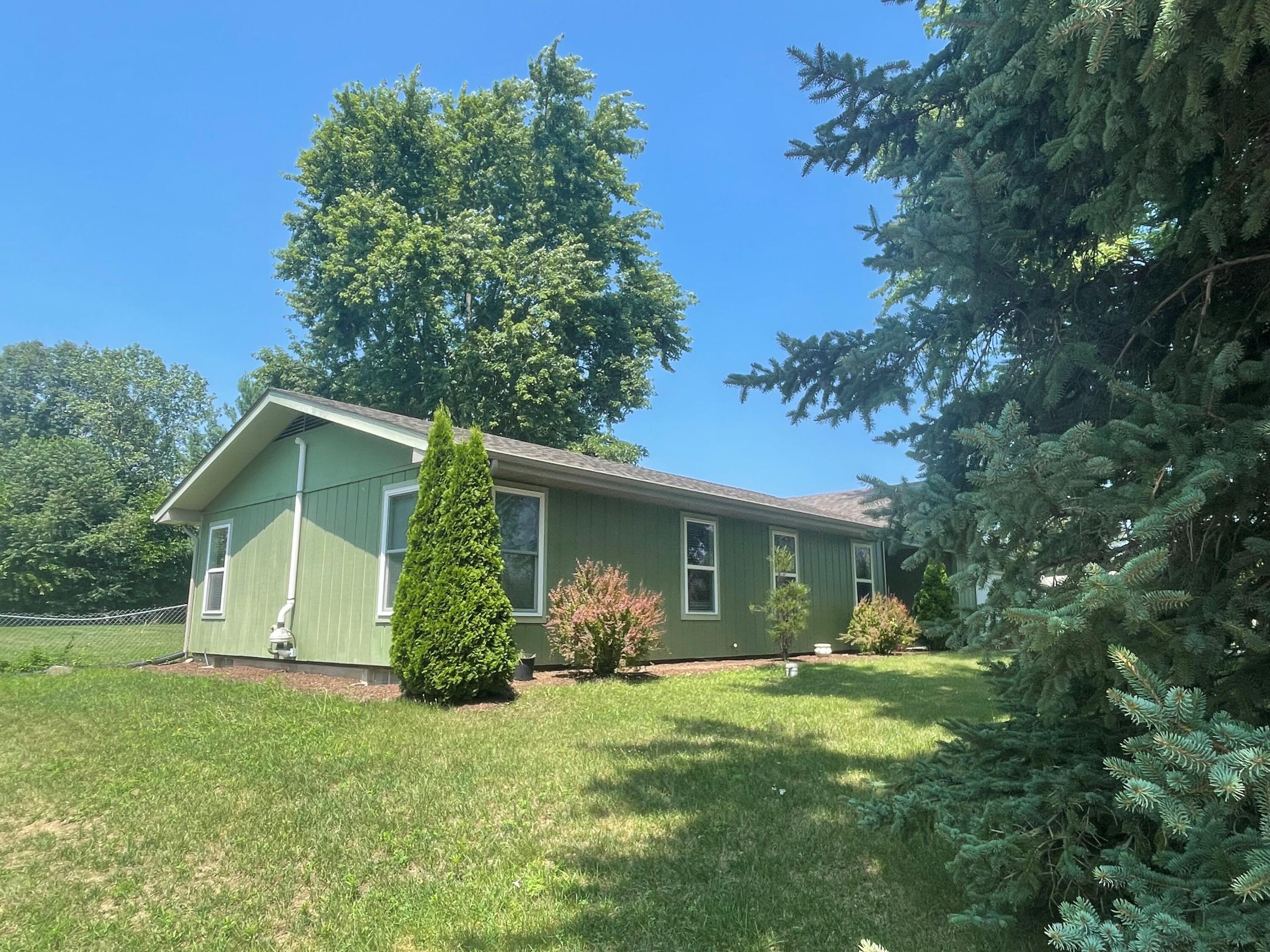 Property Photo: 2088 N 150 IN 46350