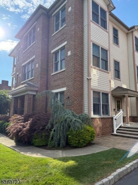 Property Photo: 18 Baldwin St 2A NJ 07042