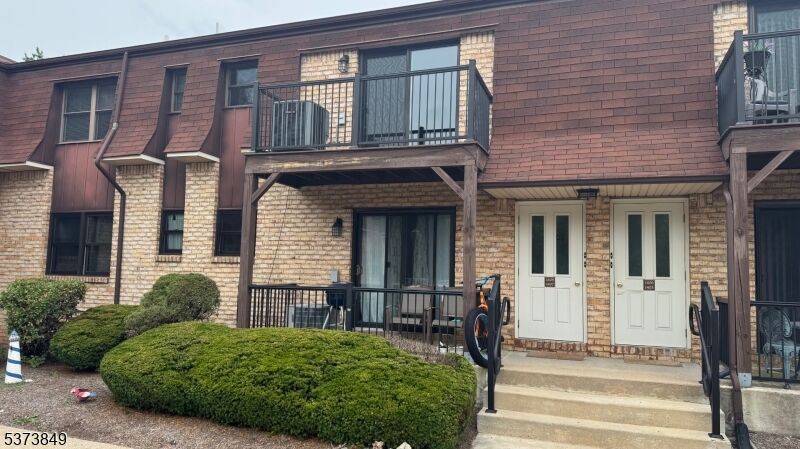 Property Photo: 1408 Normandy Ct 1408 NJ 08822