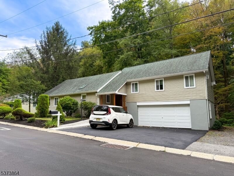 Property Photo:  72 E Main St  NJ 08829 