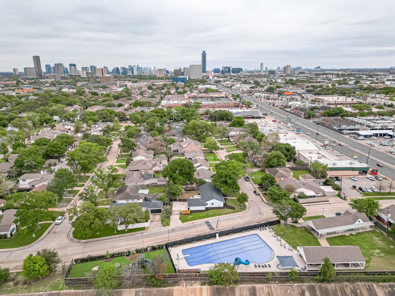 Property Photo: 6254 Locke Lane TX 77057