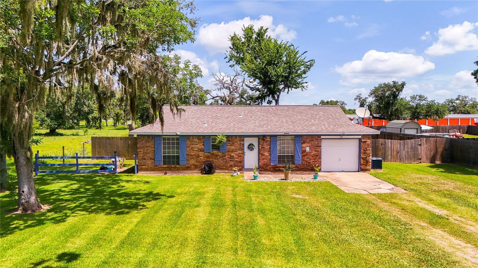 Property Photo:  128 Hutson Lane  TX 77422 