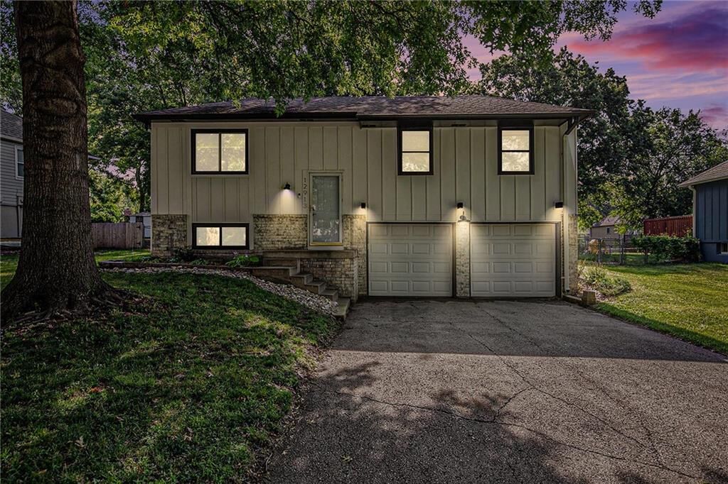 Property Photo: 12913 S Trenton Street KS 66062