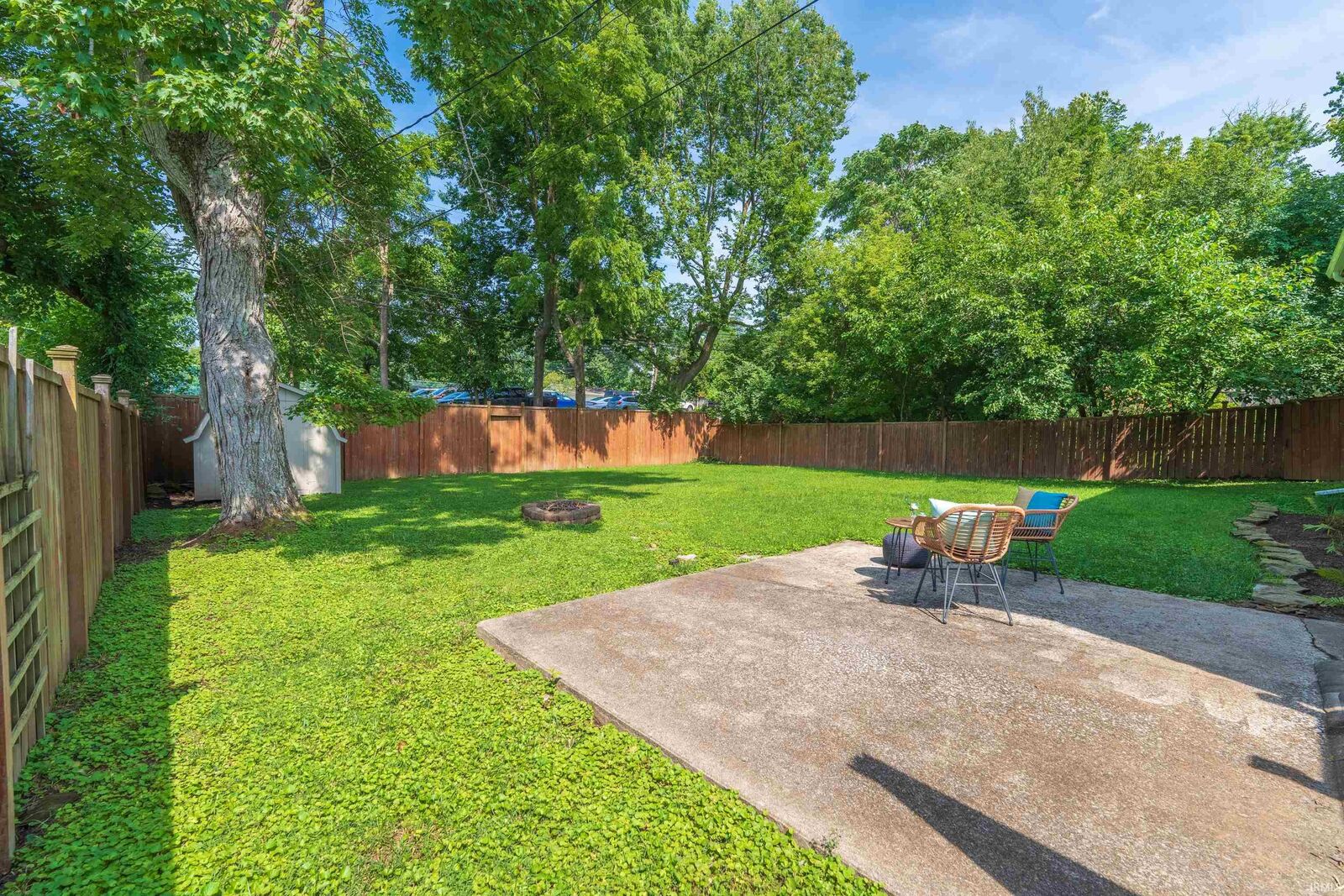 Property Photo:  910 S Manor Road  IN 47401-5068 