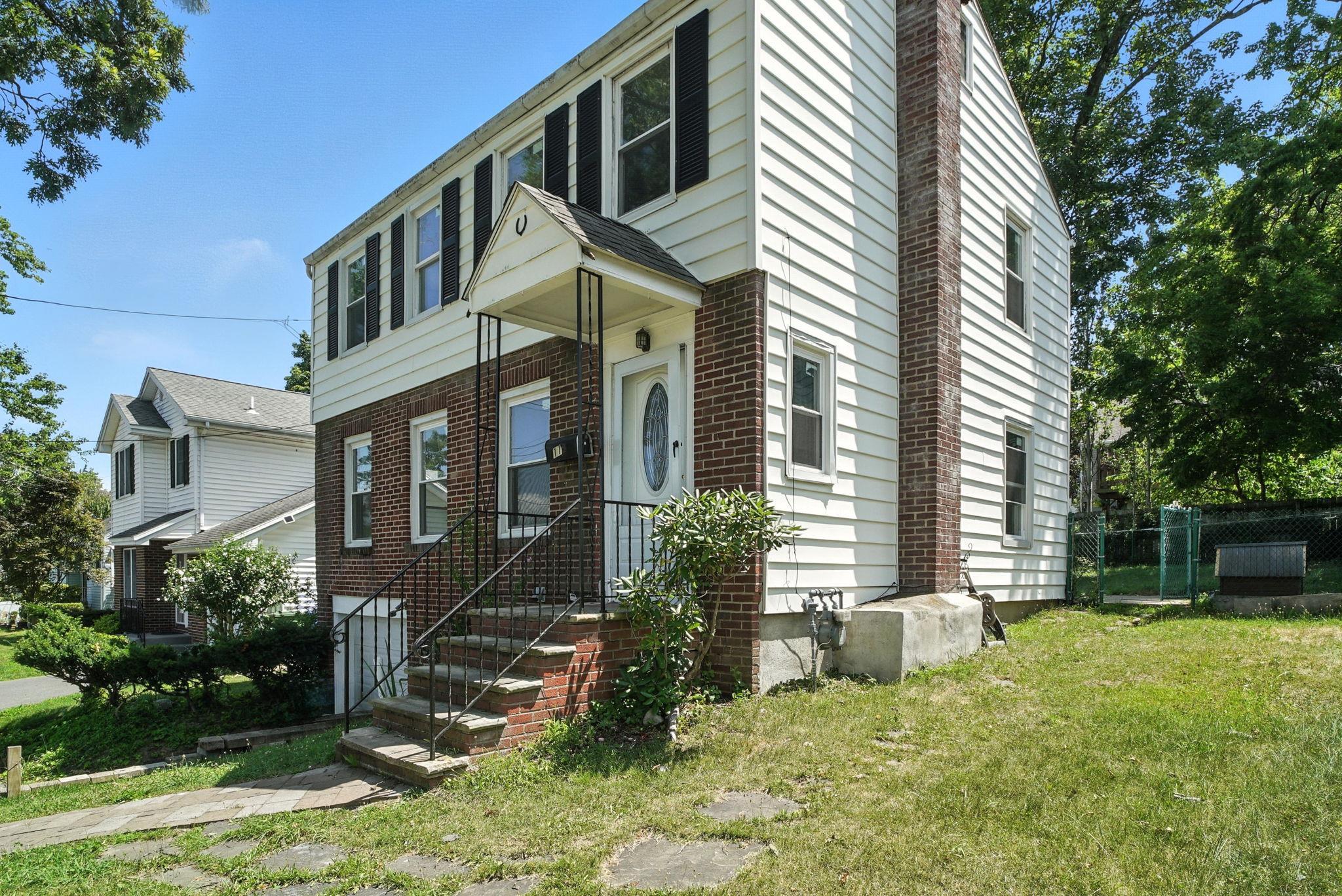 71 Commonwealth Avenue  Middletown NY 10940 photo