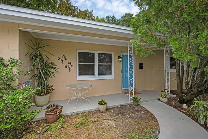 Property Photo:  421 Jasmine Road  FL 32707 