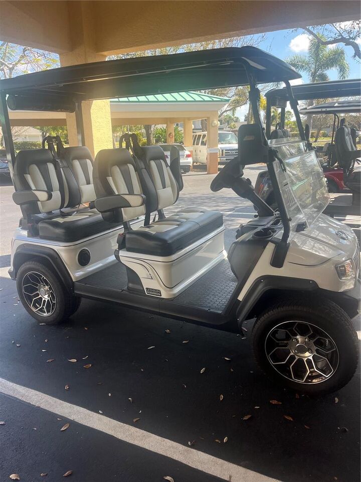 Property Photo:  2060 Matecumbe Key Road 2501  FL 33955 