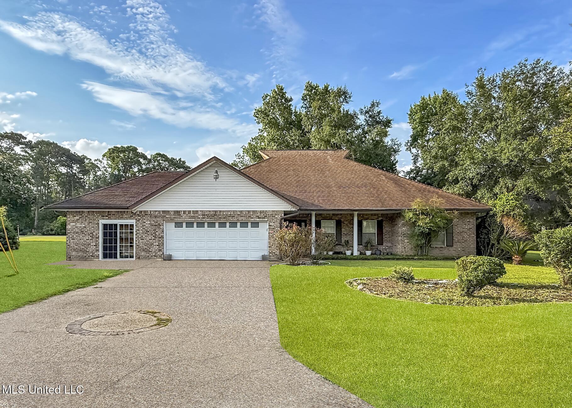 74617 N Diamondhead Drive  Diamondhead MS 39525 photo