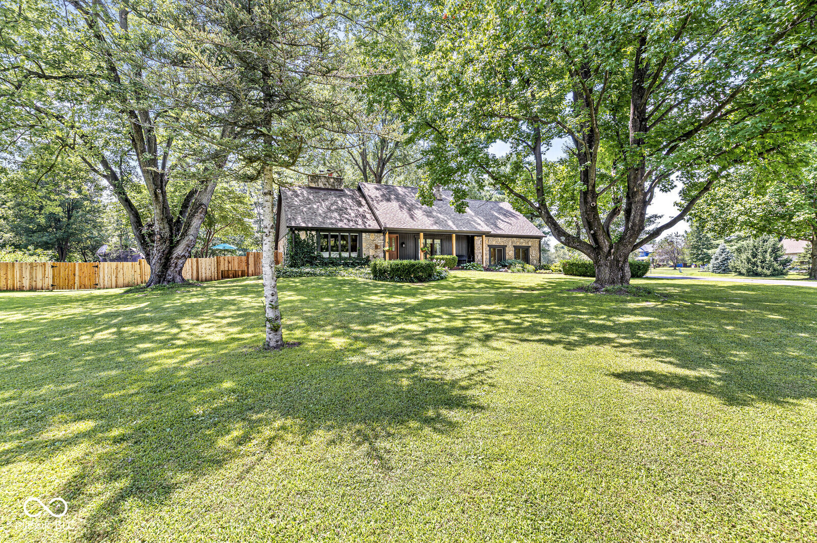 Property Photo: 533 Mill Farm Road IN 46062