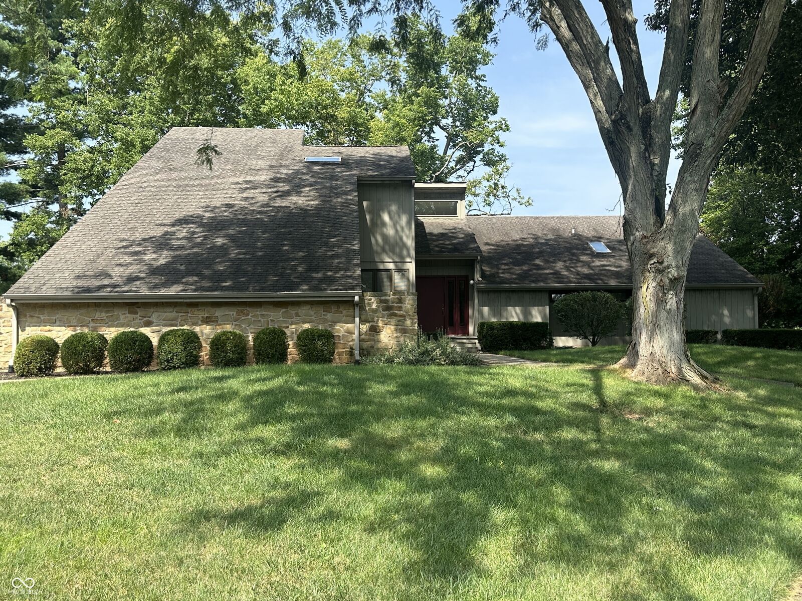 Property Photo: 3630 Deerfield Place IN 47203