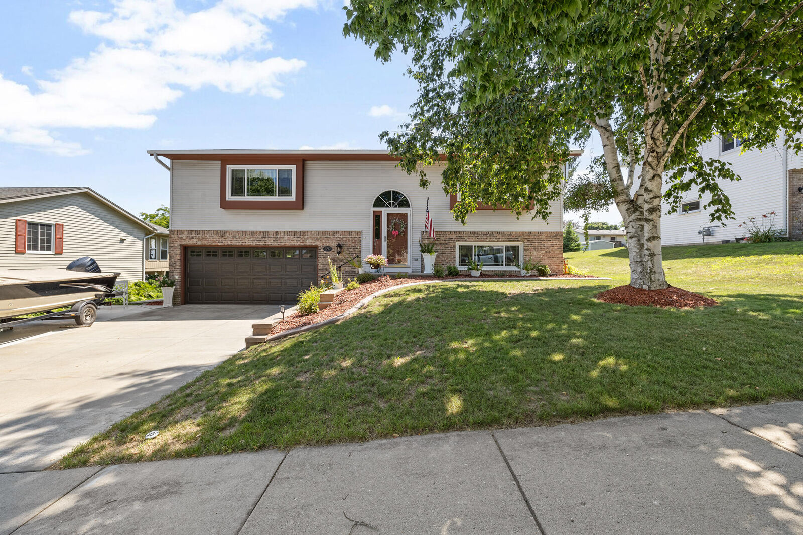 Property Photo: 3217 Squire Ln WI 53090