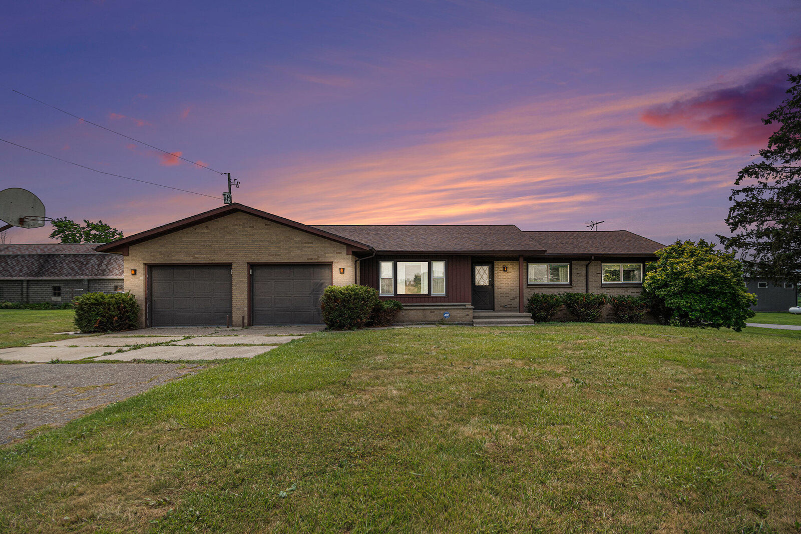 Property Photo: 1096 Roosevelt Street MI 49403