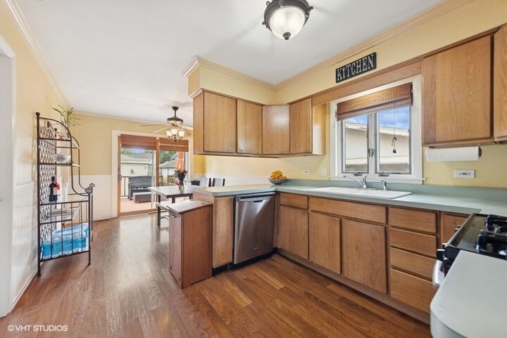 Property Photo:  3630 Maple Avenue  IL 60513 