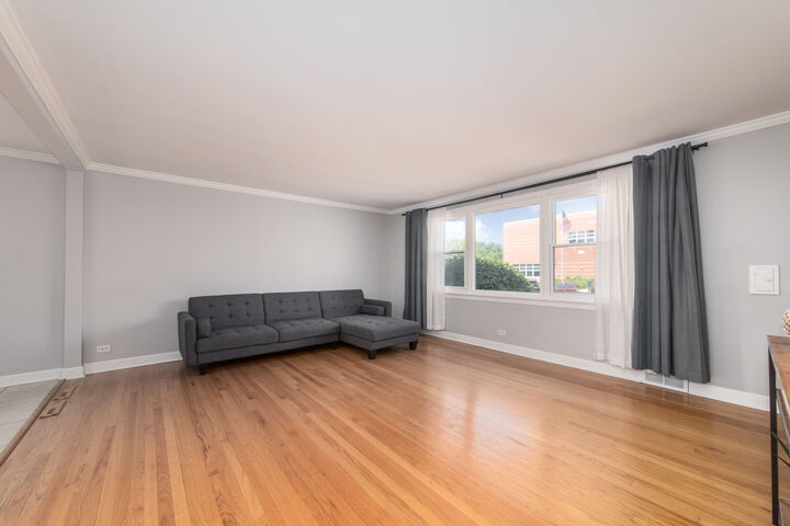 Property Photo:  1213 Raymond Avenue  IL 60526 
