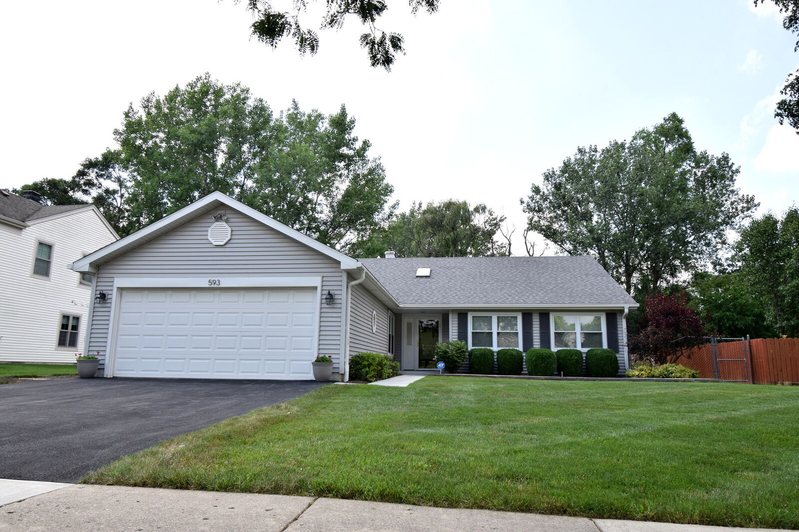 Property Photo:  593 Cortland Drive  IL 60047 
