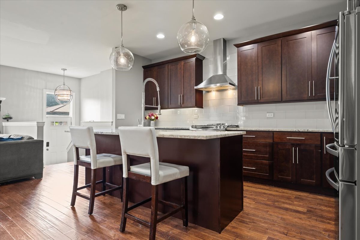 Property Photo:  3234 N Panama Avenue  IL 60634 