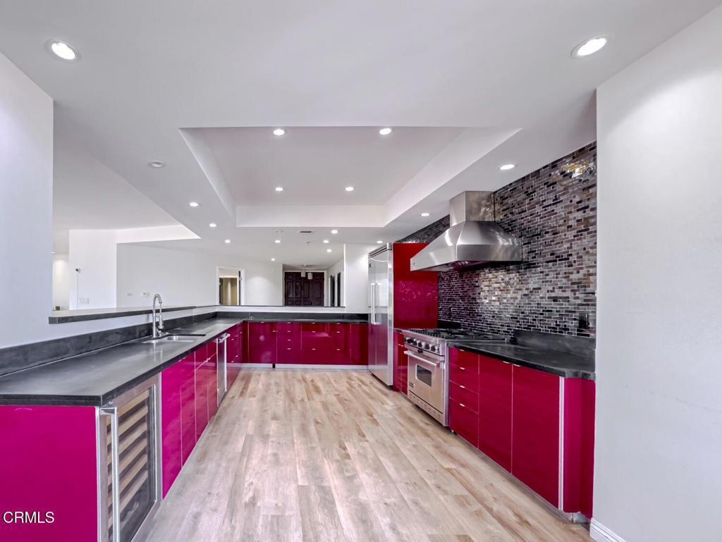 Property Photo:  4460 Wilshire Boulevard 406  CA 90010 