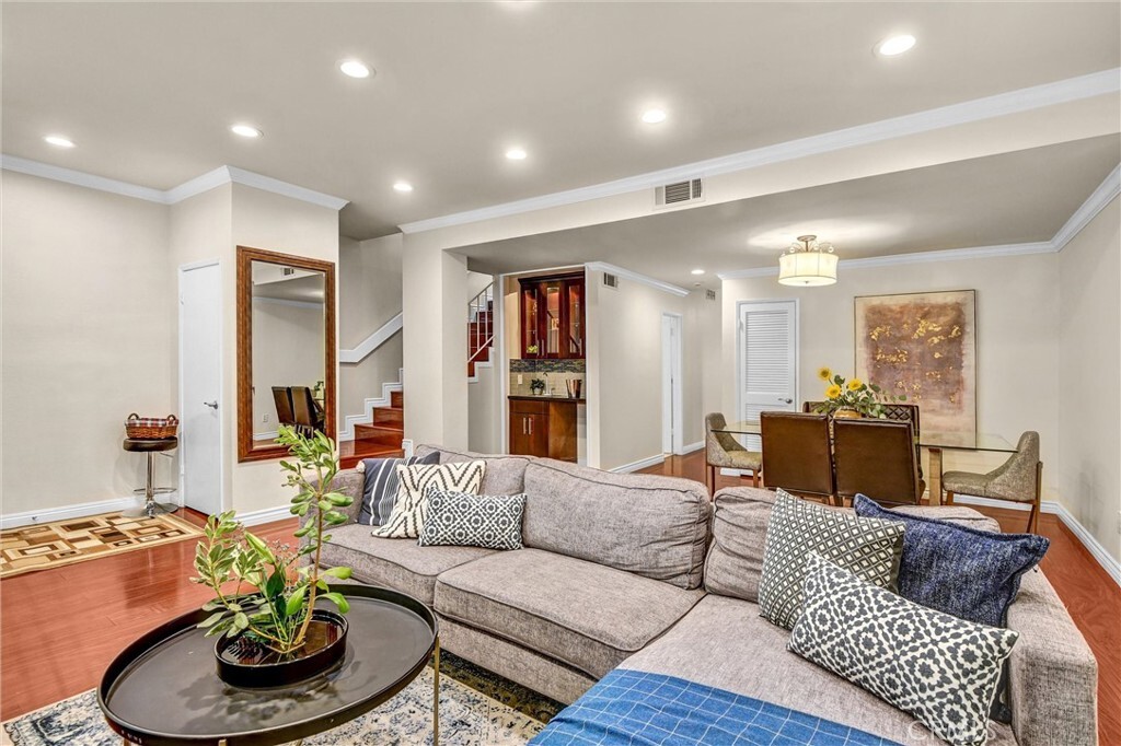 Property Photo: 407 W Duarte Road 8 CA 91007