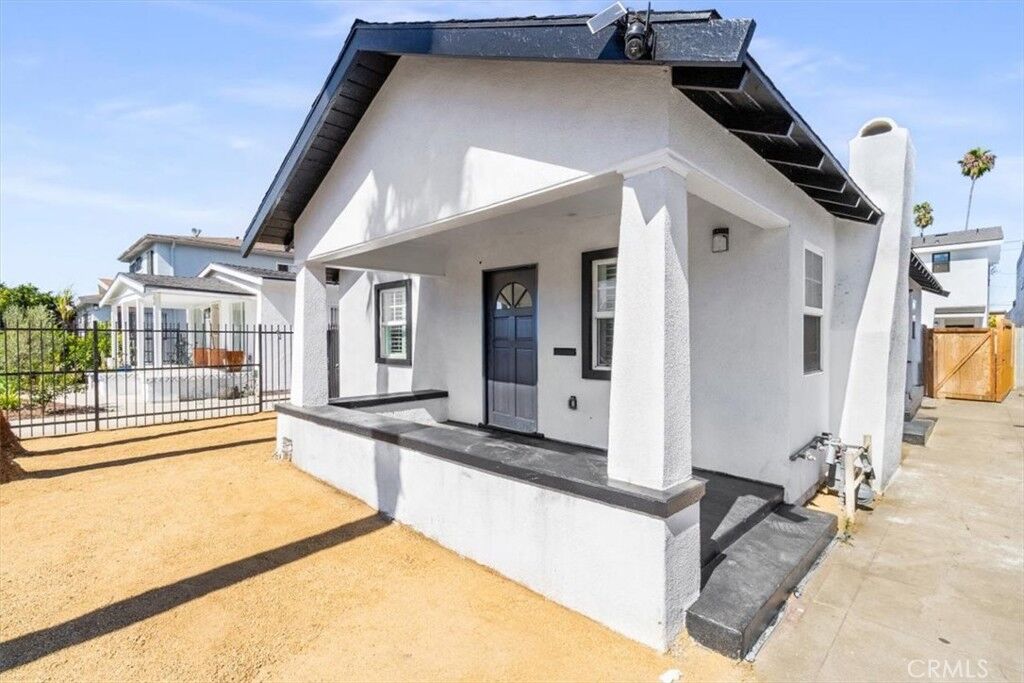 Property Photo:  6616 Denver Avenue  CA 90044 