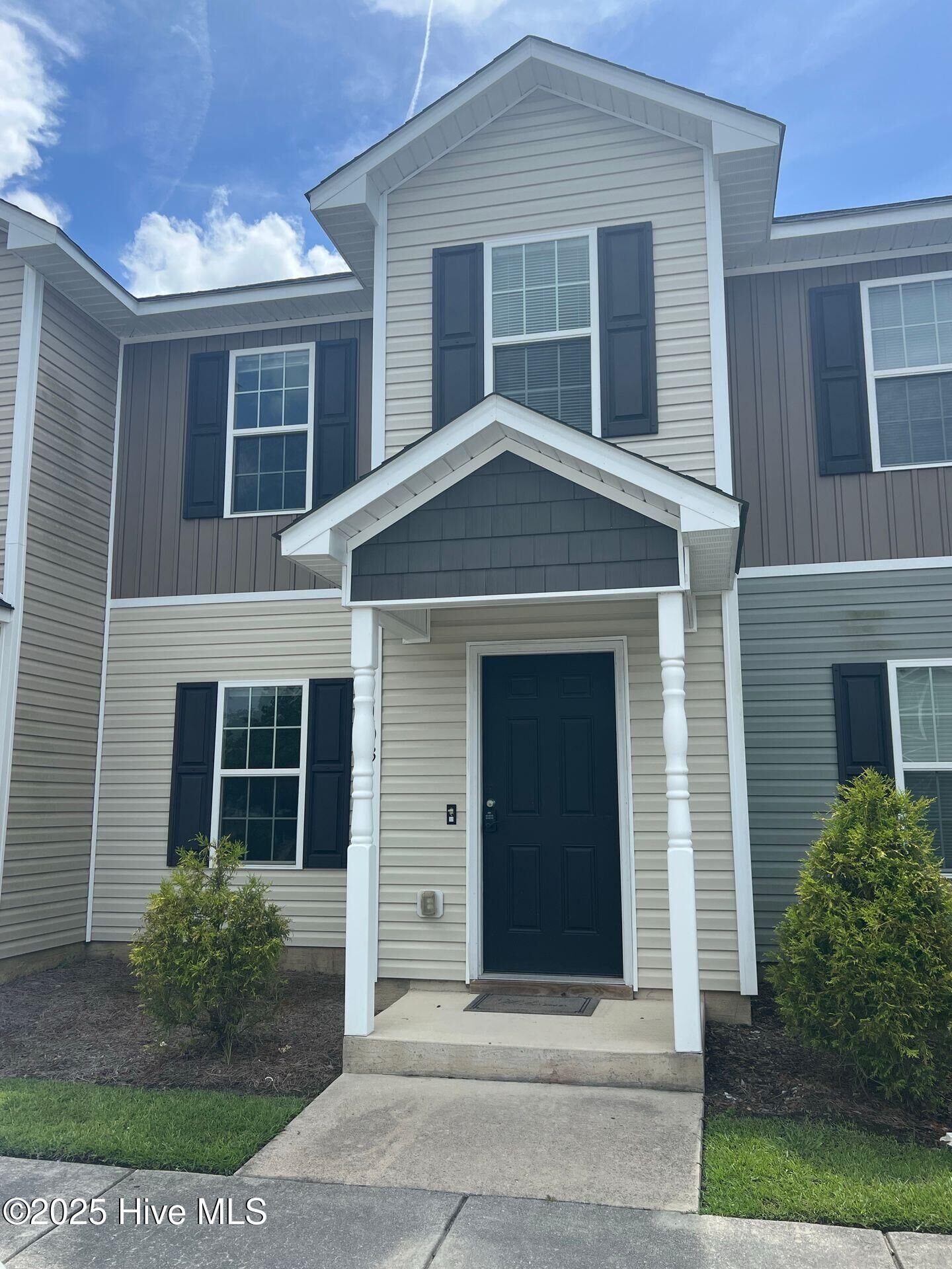 Property Photo:  103 W Murrow Lane  NC 28546 