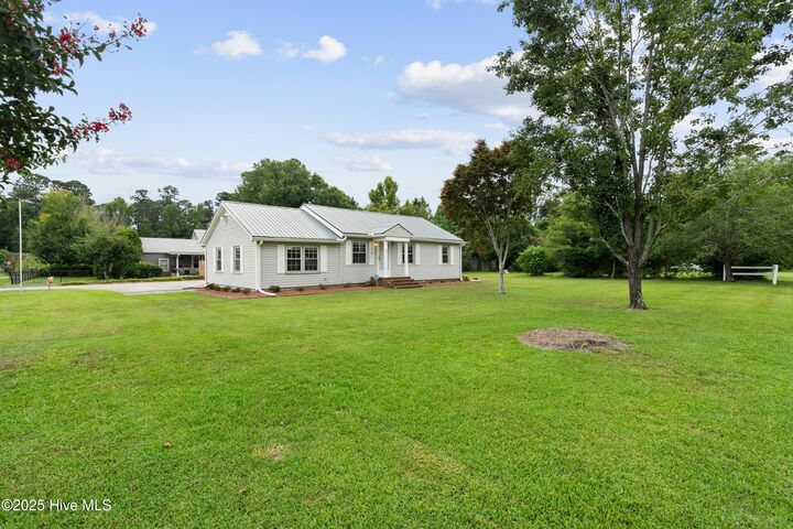Property Photo:  21 Sheridan Drive  NC 28401 