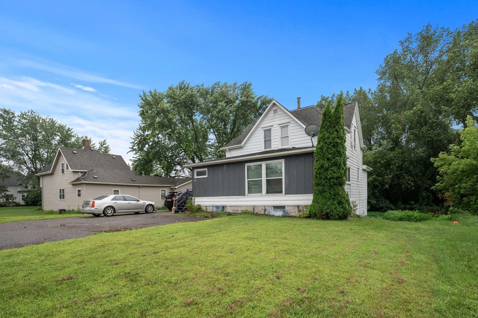 Property Photo:  521 3rd Avenue SW  MN 55008 