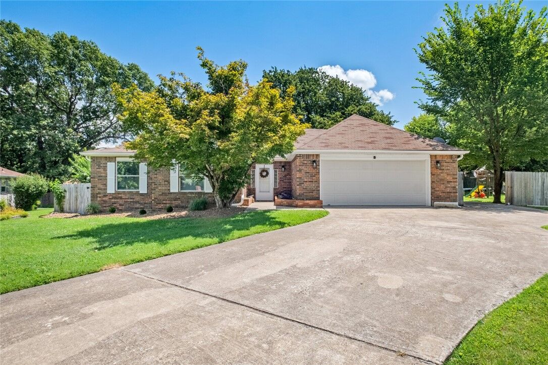 Property Photo:  3001 Karen Avenue  AR 72762 