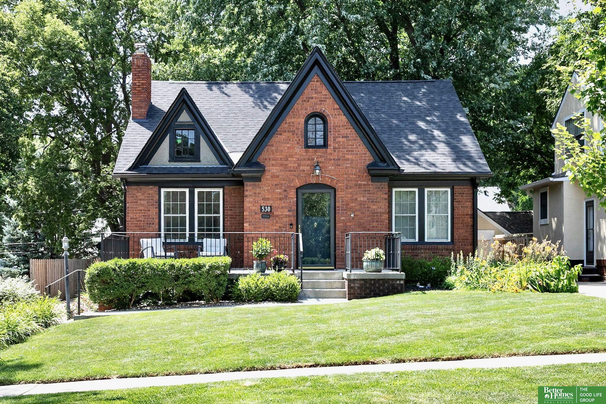 Property Photo:  530 S 51st Street  NE 68106 