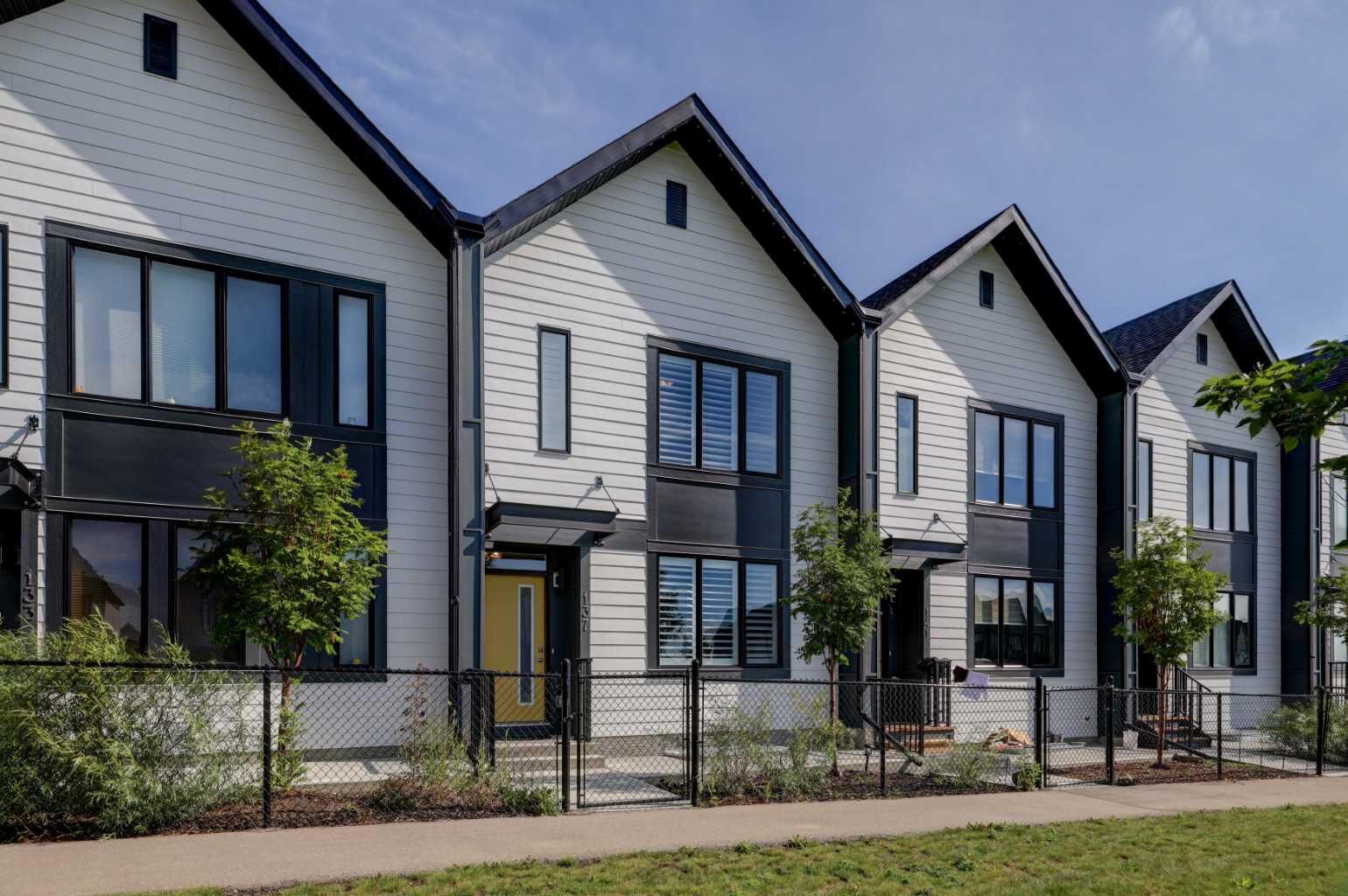 Property Photo: 137 South Point Greenway SW AB T4B 5J3