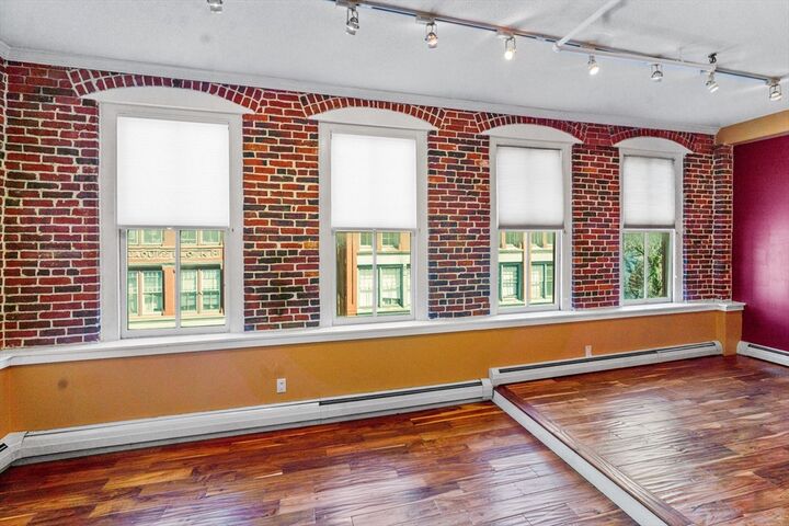 Property Photo:  62 Washington St 10  MA 01830 