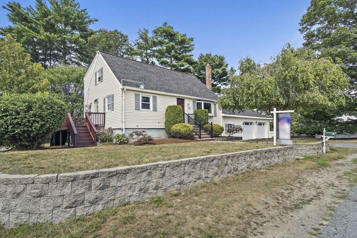 Property Photo:  51 Oakwood Ave  MA 01821 