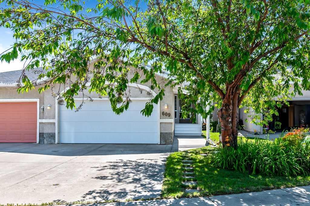 Property Photo: 609 Lineham Acres Drive NW AB T1V 1S6