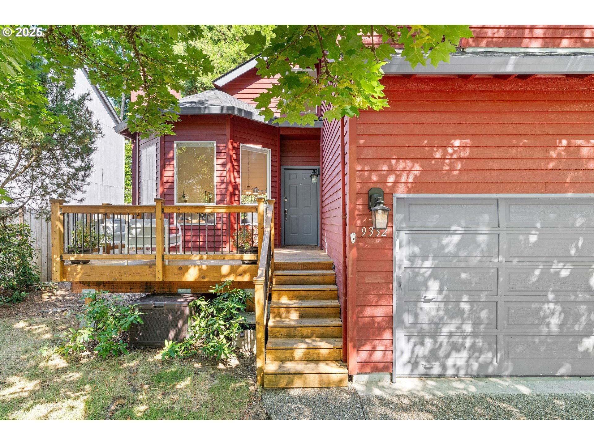Property Photo: 9332 SW 42nd Ave OR 97219