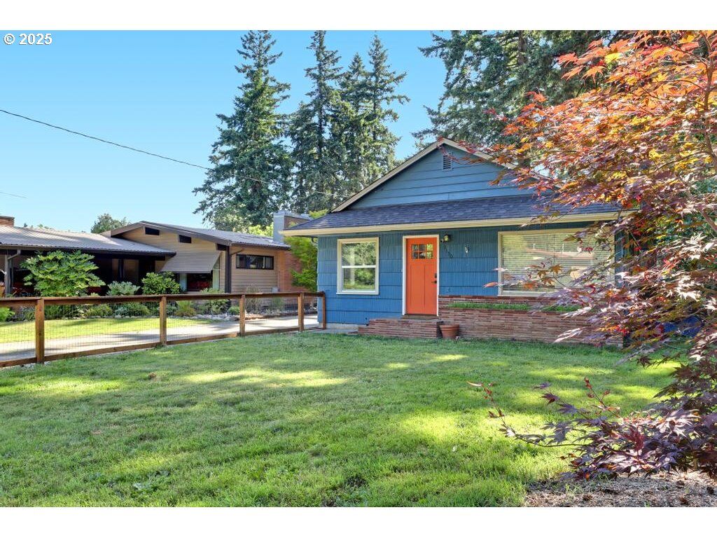 Property Photo:  2150 SE 141st Ave  OR 97233 