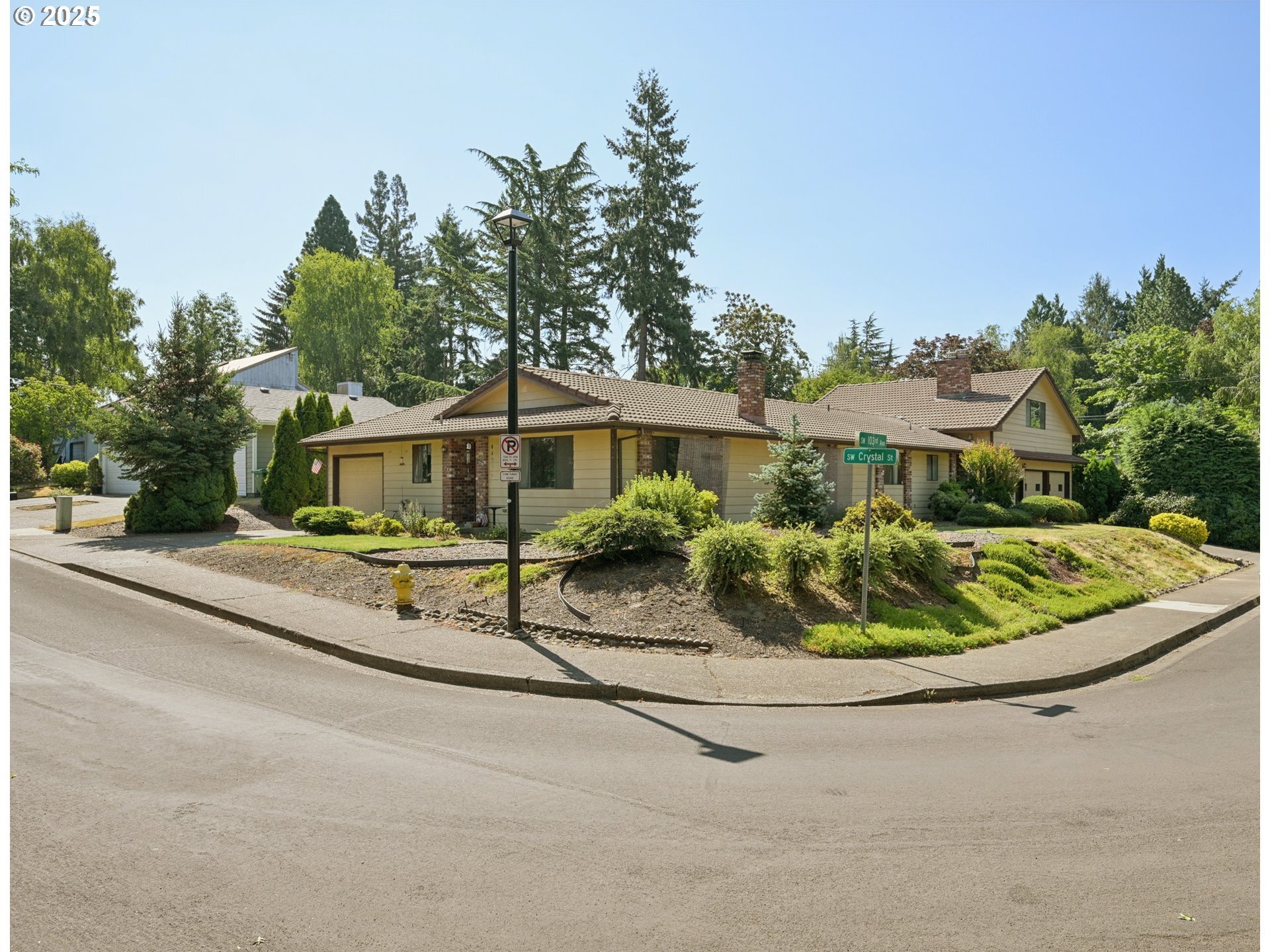 Property Photo: 8050 SW 103rd Ave OR 97008