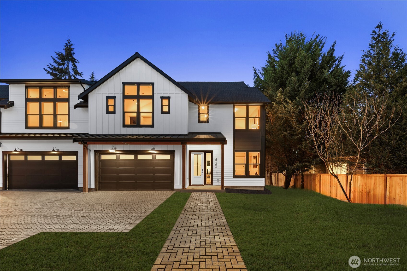Property Photo:  14142 SE 8th Street  WA 98007 