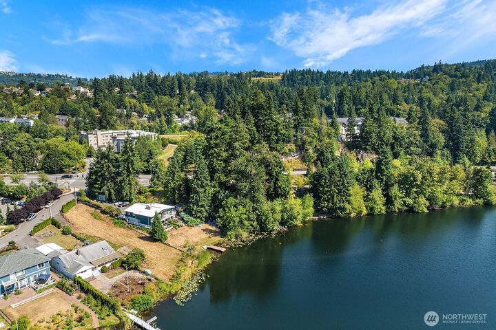Property Photo: 13059 SE 76th Street WA 98056