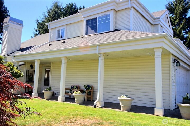 Property Photo:  5407 S 237th Place 17-1  WA 98032 