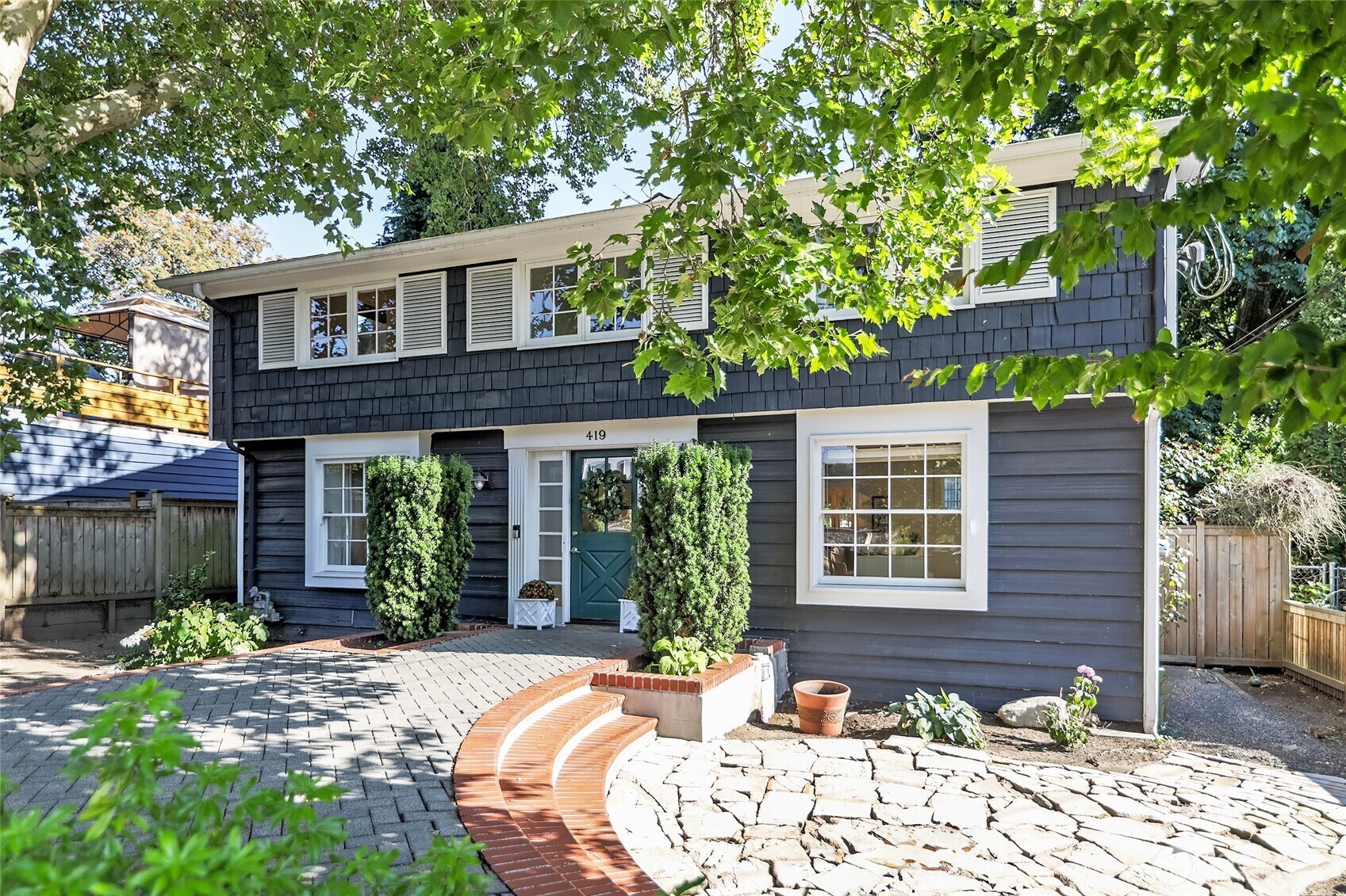 Property Photo:  419 NE 88th  WA 98115 