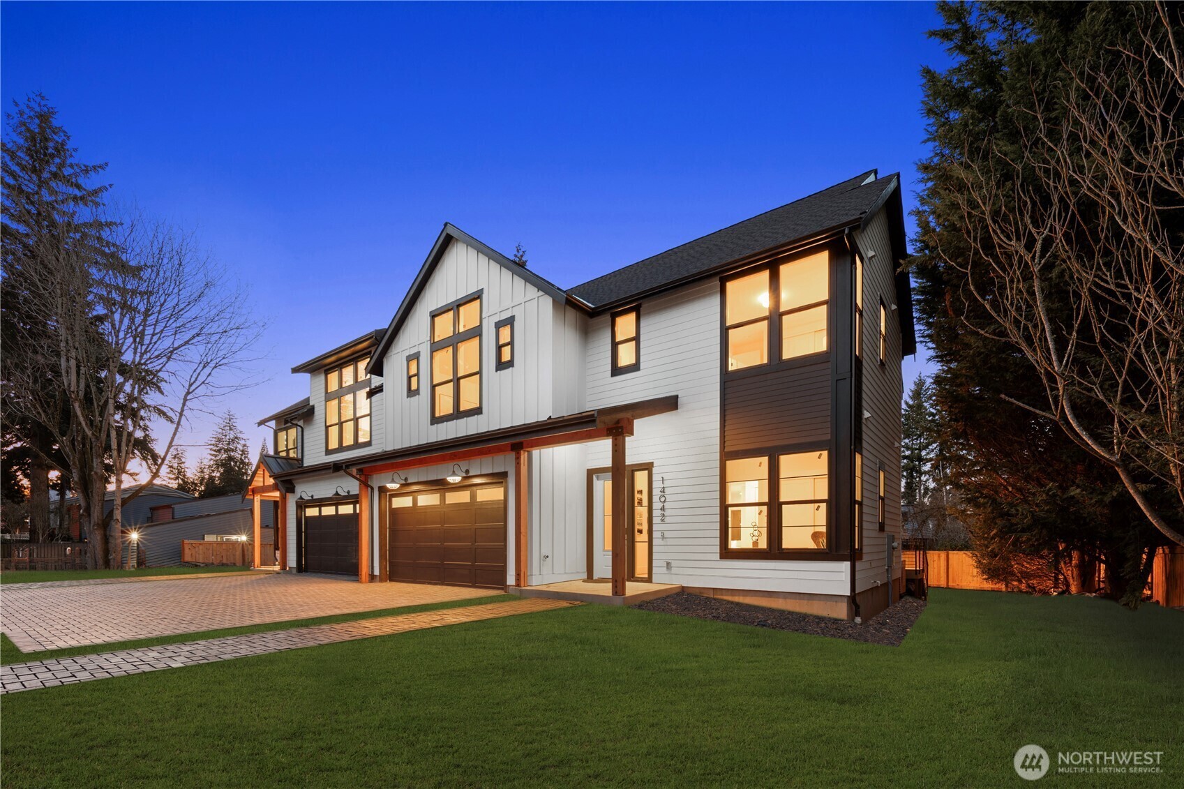 Property Photo:  14142 SE 8th Street  WA 98007 