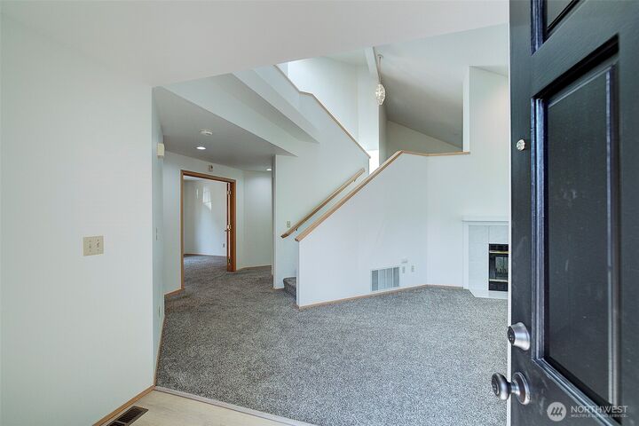 Property Photo:  3733  248th Avenue SE  WA 98029 