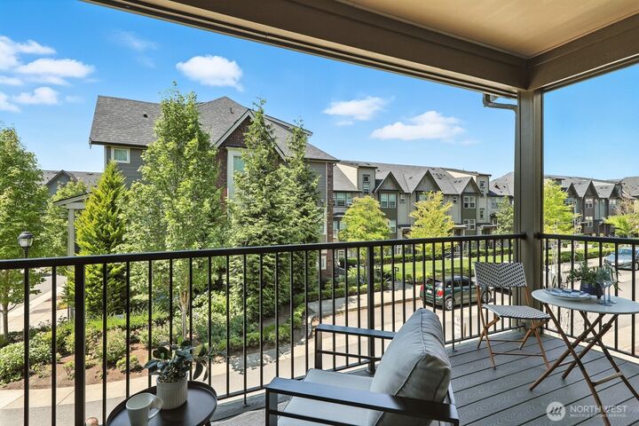 Property Photo:  1021  10th Avenue NE  WA 98029 